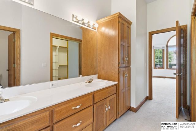 2106 S 185th Street, Omaha, NE 68130