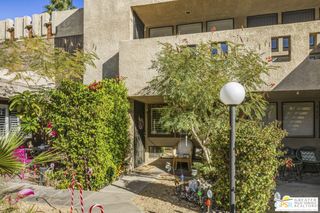 460 Bradshaw Lane 18, Palm Springs, CA 92262