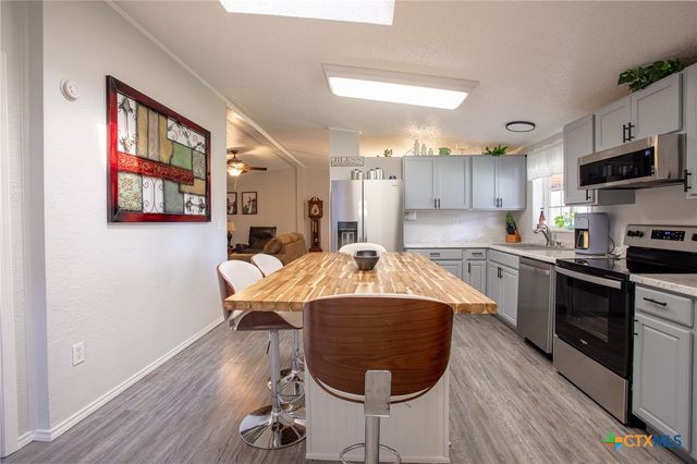 64 Colake Drive, Victoria, TX 77905