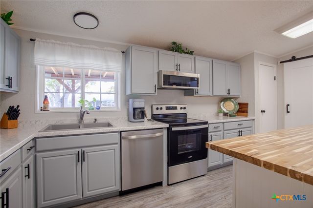 64 Colake Drive, Victoria, TX 77905