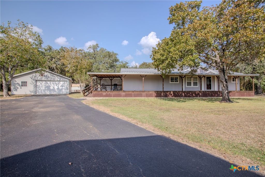 64 Colake Drive, Victoria, TX 77905