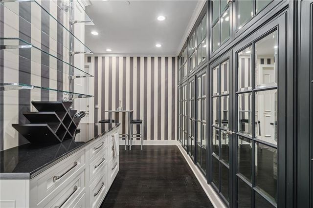 400 W 49th Terrace 2032, Kansas City, MO 64112