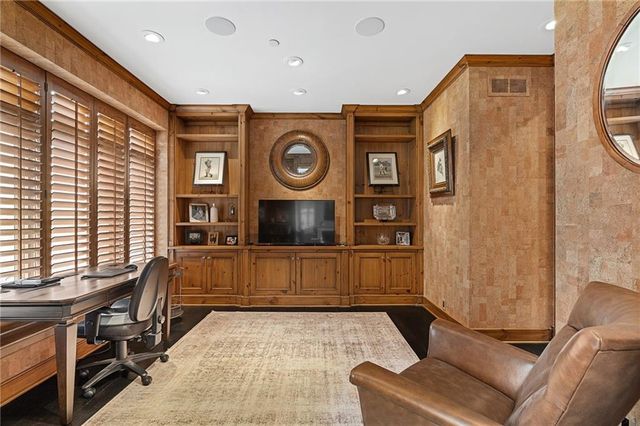 400 W 49th Terrace 2032, Kansas City, MO 64112