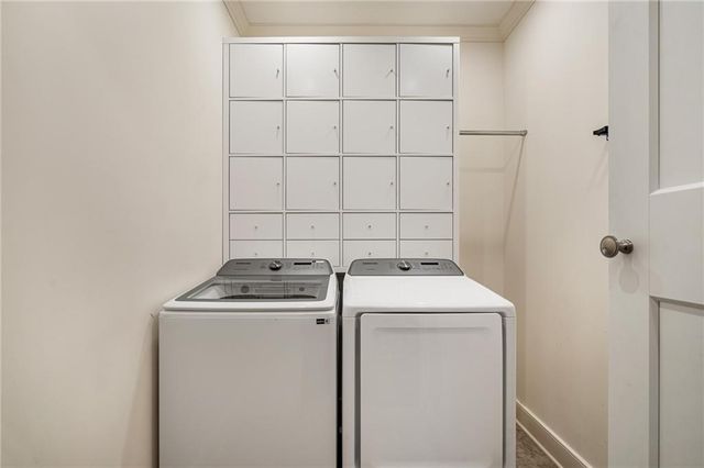 400 W 49th Terrace 2032, Kansas City, MO 64112