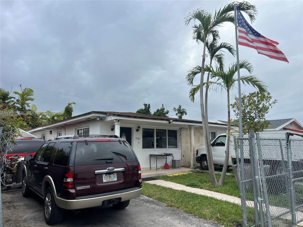 7110 SW 42nd Ter, Miami, FL 33155
