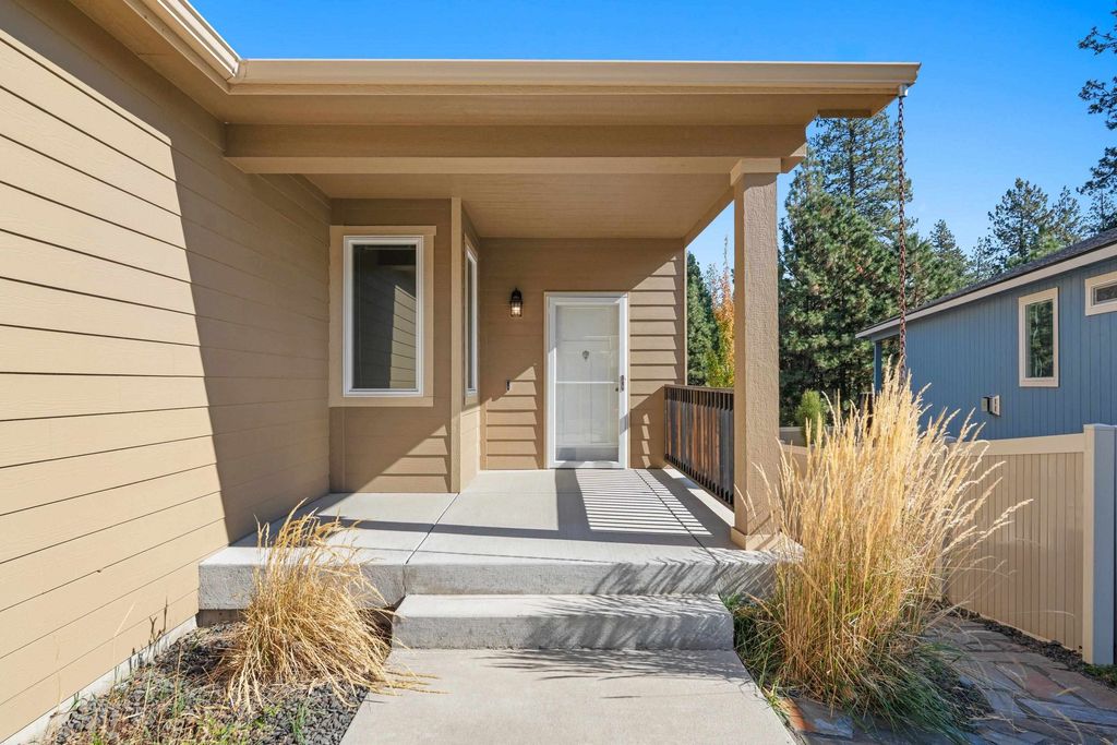 2905 S Custer Ln, Spokane, WA 99223 photo 2