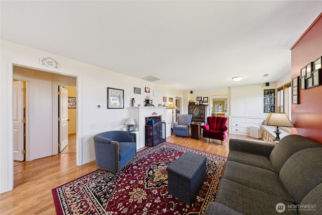 3704 Commercial Avenue, Anacortes, WA 98221