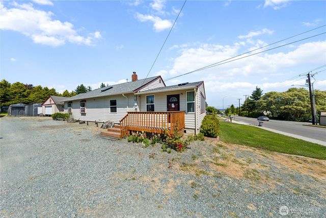 3704 Commercial Avenue, Anacortes, WA 98221