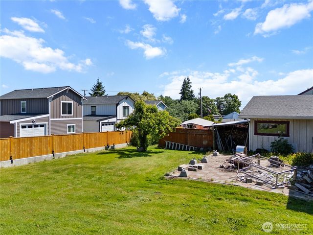 3704 Commercial Avenue, Anacortes, WA 98221