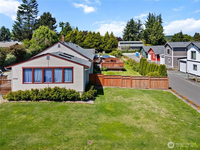 3704 Commercial Avenue, Anacortes, WA 98221