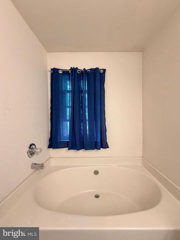 10186 TREE FROG PL, White Plains, MD 20695