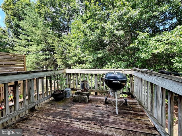 10186 TREE FROG PL, White Plains, MD 20695