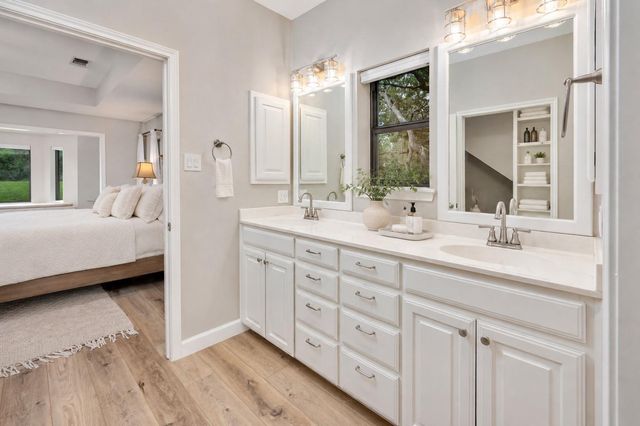 330 Live Oak Hills CT, San Marcos, TX 78666