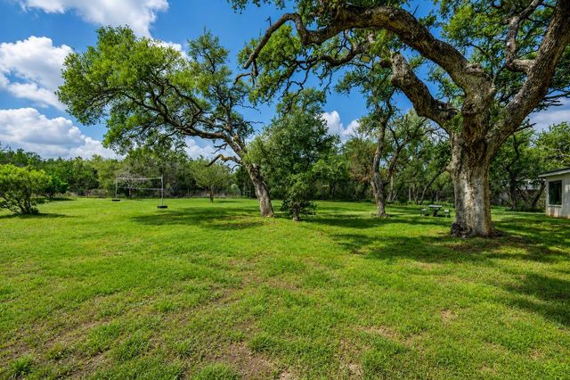 330 Live Oak Hills CT, San Marcos, TX 78666