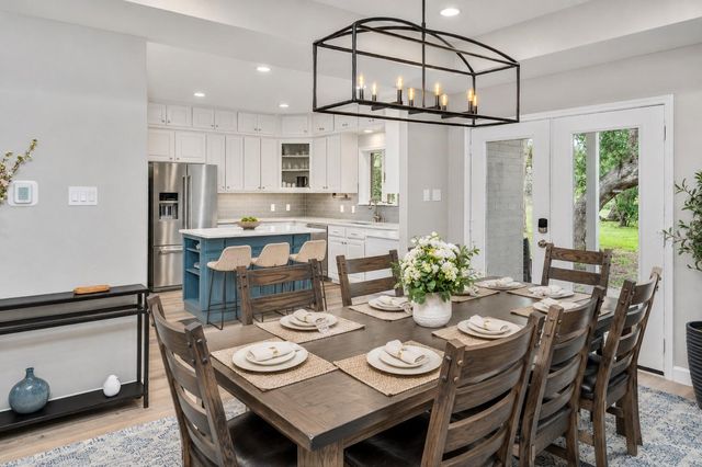 330 Live Oak Hills CT, San Marcos, TX 78666
