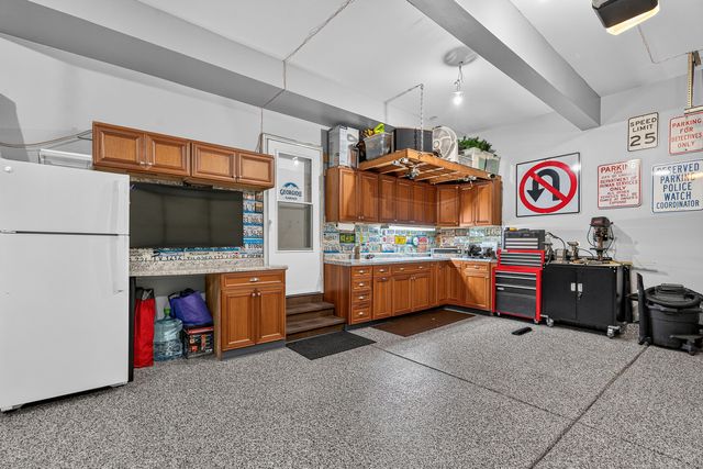 16542 Eastlake Parkway, Lockport, IL 60441