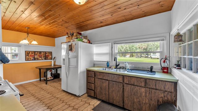 809 W CANAL STREET, Mulberry, FL 33860