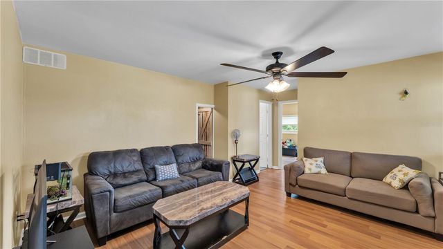 809 W CANAL STREET, Mulberry, FL 33860