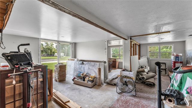 809 W CANAL STREET, Mulberry, FL 33860