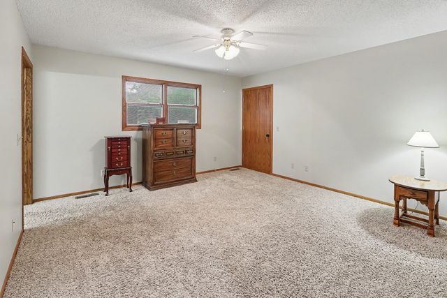 416 E 15th Street, Pella, IA 50219