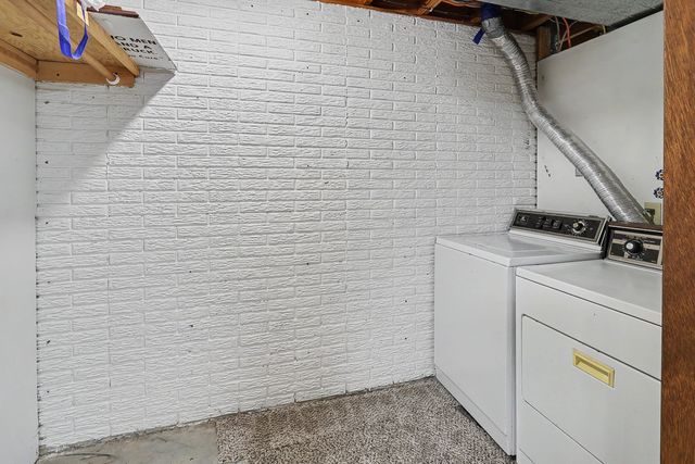 416 E 15th Street, Pella, IA 50219