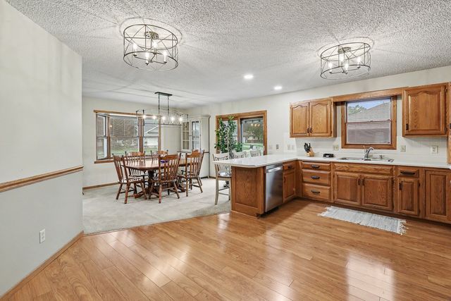 416 E 15th Street, Pella, IA 50219