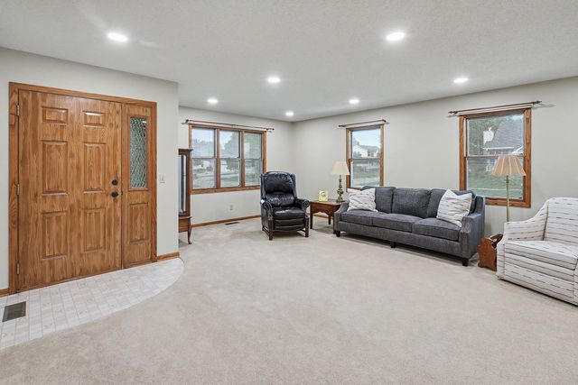 416 E 15th Street, Pella, IA 50219