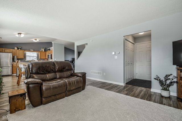 237 Broadmoor, Pittsboro, IN 46167