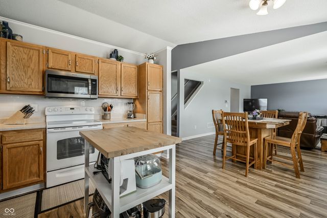 237 Broadmoor, Pittsboro, IN 46167