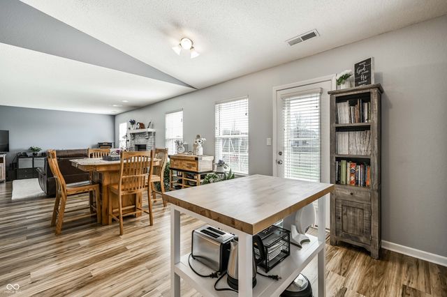 237 Broadmoor, Pittsboro, IN 46167