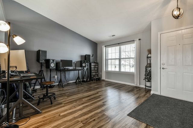 237 Broadmoor, Pittsboro, IN 46167