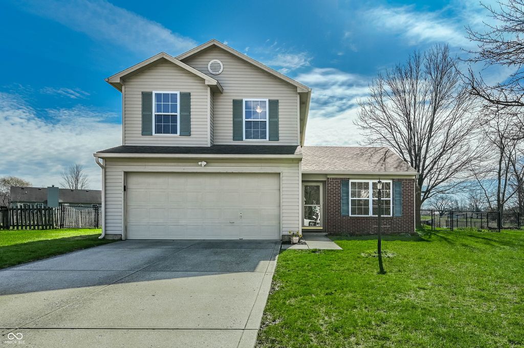 237 Broadmoor, Pittsboro, IN 46167