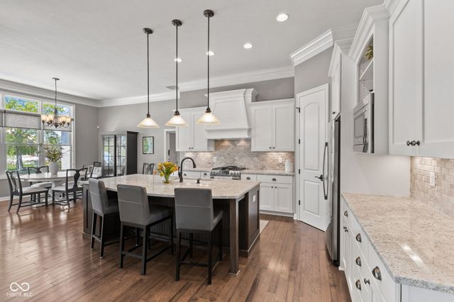 7806 Centerstone Court, Indianapolis, IN 46259
