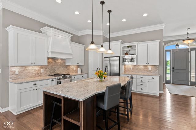 7806 Centerstone Court, Indianapolis, IN 46259