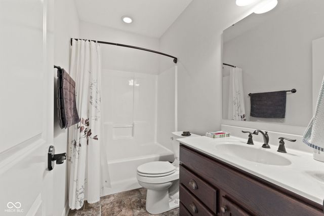 7806 Centerstone Court, Indianapolis, IN 46259