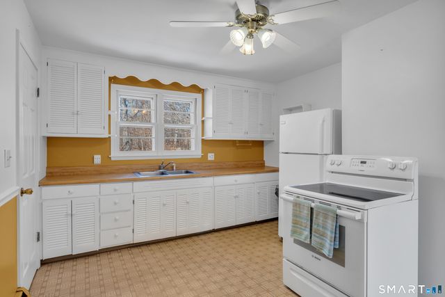 38 Sunnybrook Lane, Clinton, CT 06413