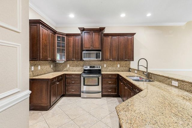 2081 SW Bayshore Boulevard, Port St Lucie, FL 34984