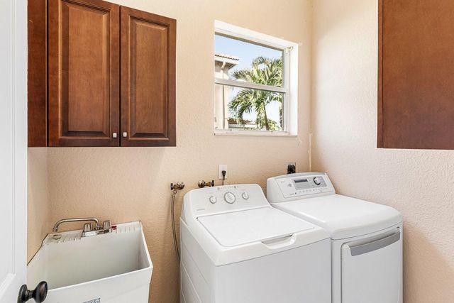 2081 SW Bayshore Boulevard, Port St Lucie, FL 34984