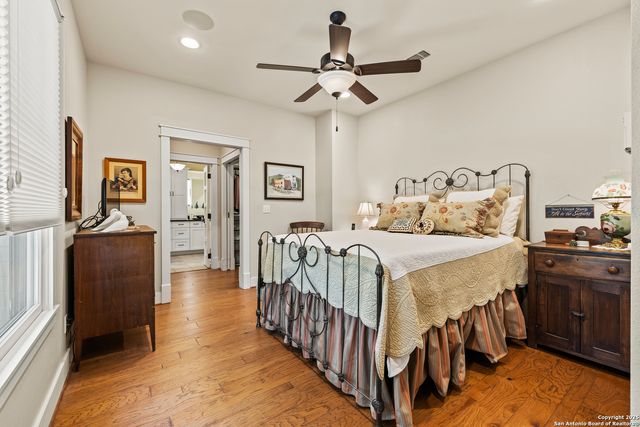 923 Hawthorn Lane, Fredericksburg, TX 78624
