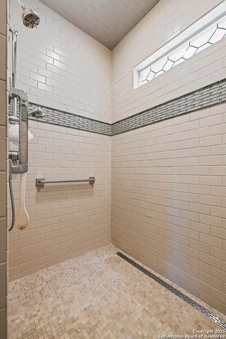 923 Hawthorn Lane, Fredericksburg, TX 78624