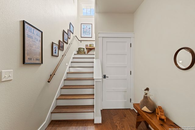 923 Hawthorn Lane, Fredericksburg, TX 78624