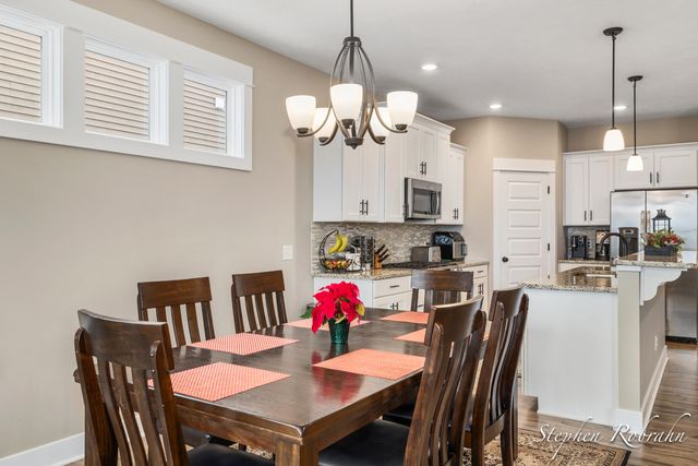 885 Cooks Crossing Drive SE 37, Byron Center, MI 49315