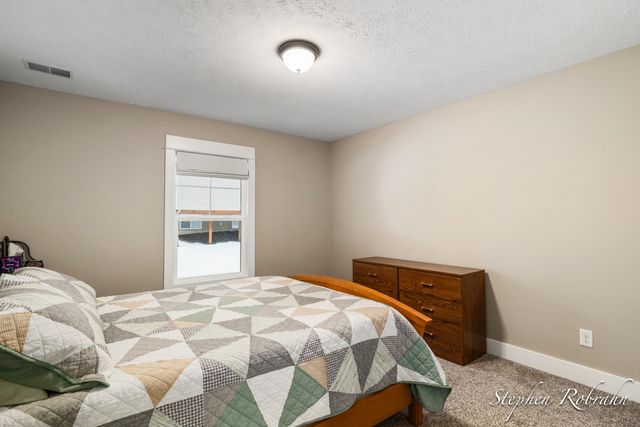 885 Cooks Crossing Drive SE 37, Byron Center, MI 49315