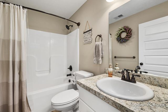 885 Cooks Crossing Drive SE 37, Byron Center, MI 49315