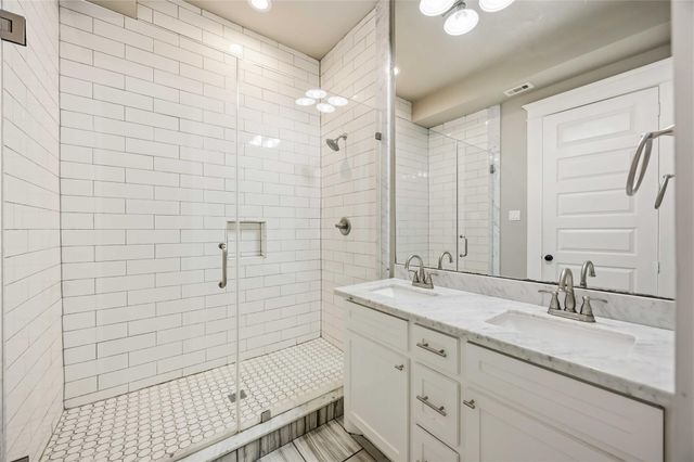 1006 Enid Street B, Houston, TX 77009