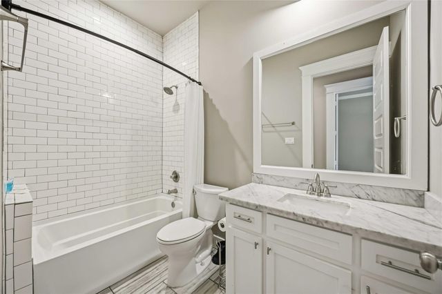 1006 Enid Street B, Houston, TX 77009