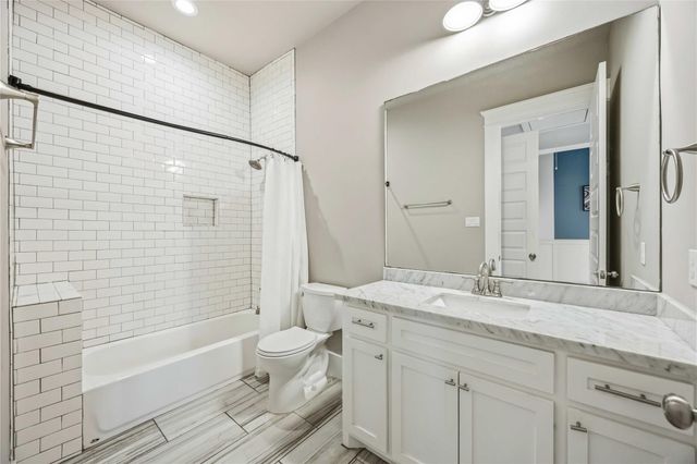 1006 Enid Street B, Houston, TX 77009