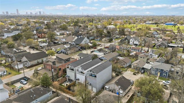 1006 Enid Street B, Houston, TX 77009