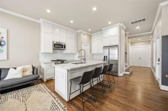 1006 Enid Street B, Houston, TX 77009