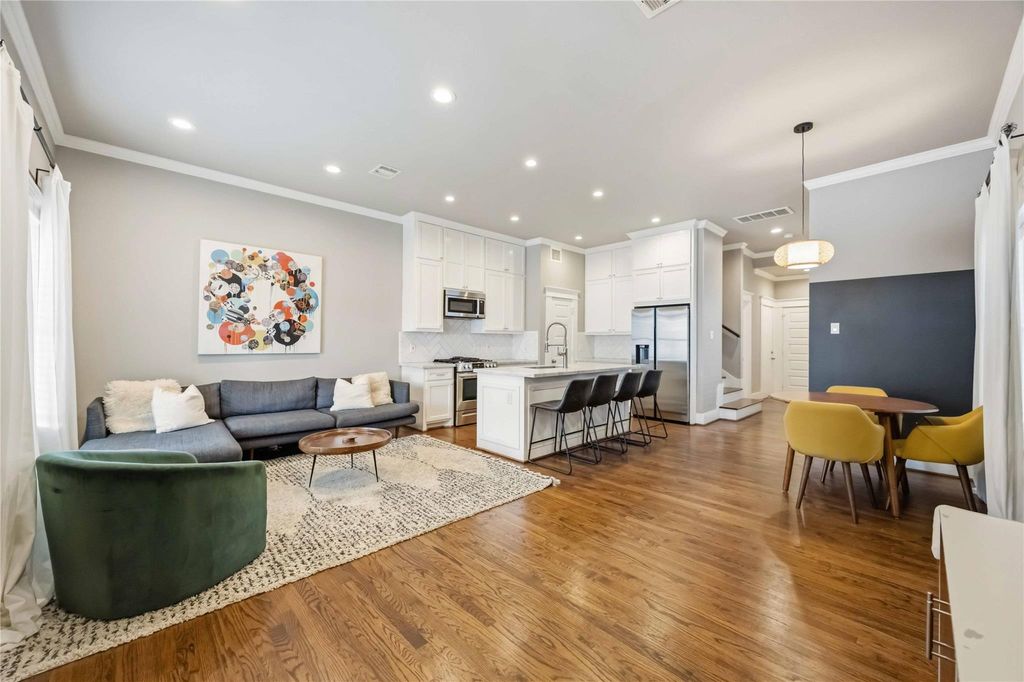 1006 Enid Street B, Houston, TX 77009